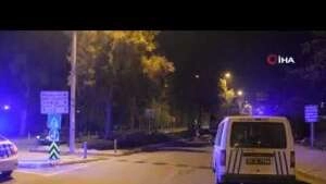 İzmir'de kontrolden çıkan kamyon yan yattı