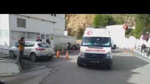 İnşaat işçileri taşlarla, sopalarla birbirine girdi, 3 kişi yaralandı