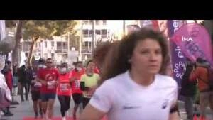 Maratonİzmir'de zorlu mücadele başladı