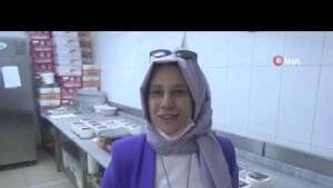Evden çıkamayan çocuklara bayramda pasta sevinci