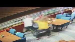 Eşinin başına önce bardakla vurdu, sonra bıçakla saldırdı