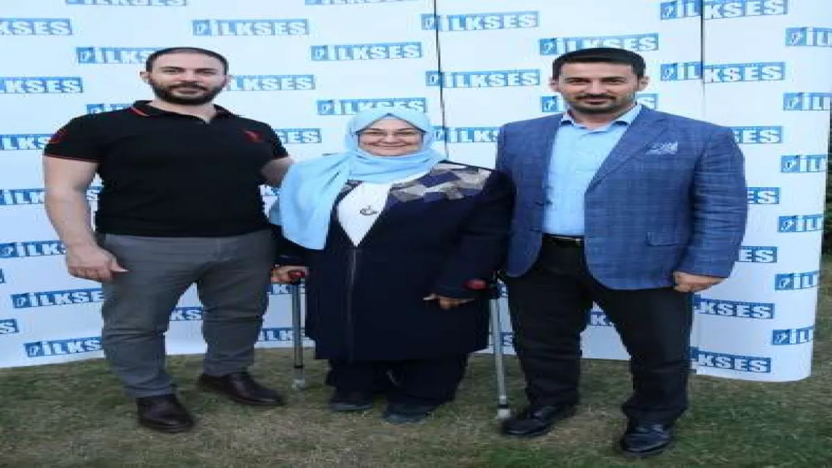 İLKSES GAZETESİ 12 YAŞINDA - 200