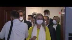 Bakan Özer'den AK Parti İzmir'e ziyaret