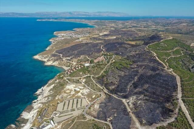 Çeşme'de yanan alanlar havadan görüntülendi