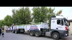 Üreticinin elinde kalan karpuzlar belediye tarafından halka dağıtıldı