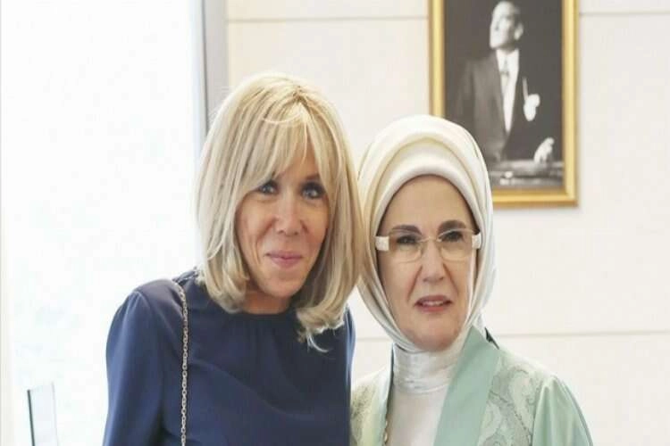 Emine Erdoğan, Fransa Cumhurbaşkanı Macron'un eşi Brigitte Macron ile görüştü haberinin görseli