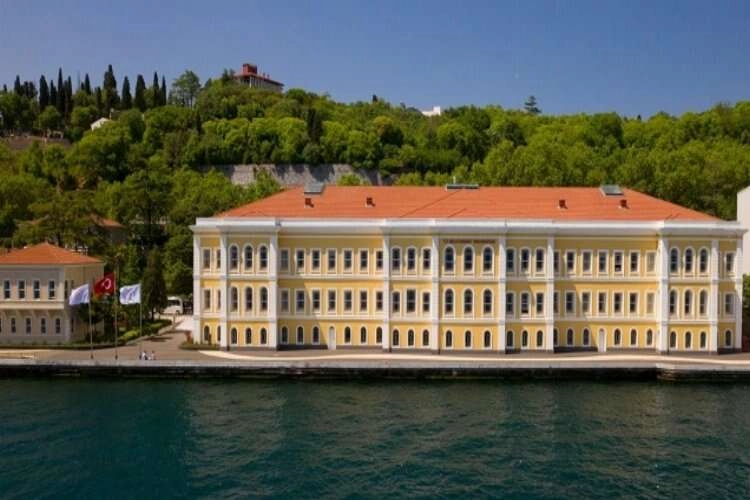 Galatasaray Üniversitesi Araştırma ve Öğretim görevlisi alınacak haberinin görseli