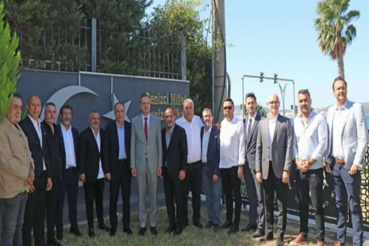 İMEAK Deniz Ticaret Odası Başkanı Tamer Kıran Aliağa'da üyelerle buluştu haberinin görseli