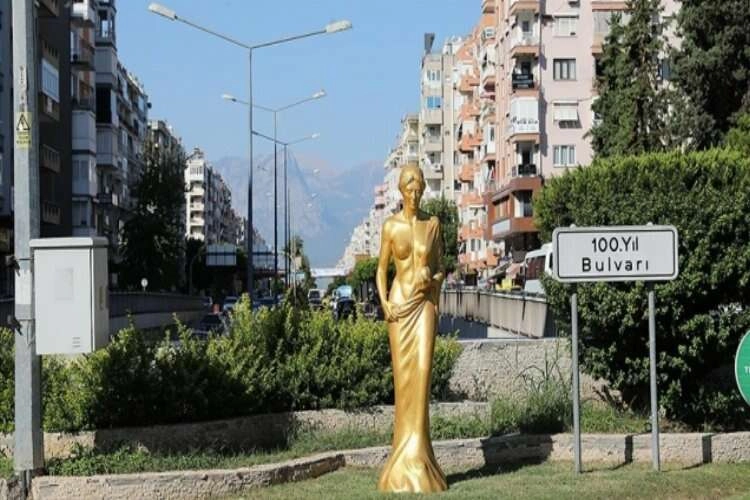 59. Antalya Altın Portakal Film Festivali'nin simge heykeli 'Venüs' 59 noktaya yerleştirildi haberinin görseli
