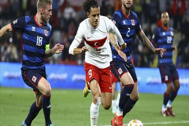 Enes Ünal, sakatlığı nedeniyle A Milli Futbol Takımı'nın aday kadrosundan çıkarıldı haberinin görseli
