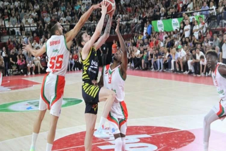 Pınar Cup: Pınar Karşıyaka: 87 - Fenerbahçe Beko: 98 haberinin görseli