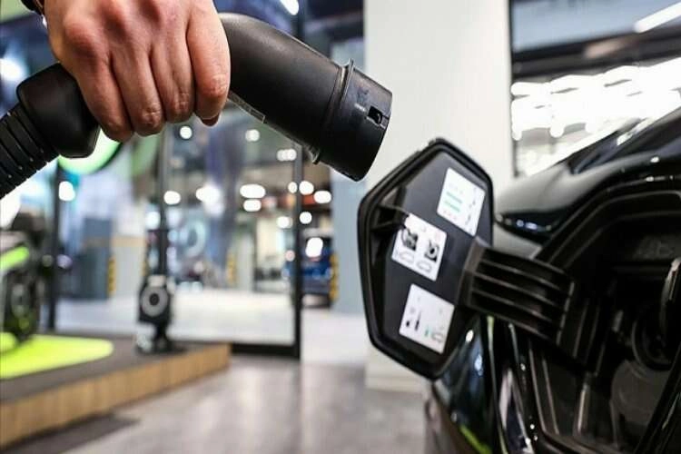 Elektrikli otomobil satışları 8 ayda 3'e katlandı haberinin görseli