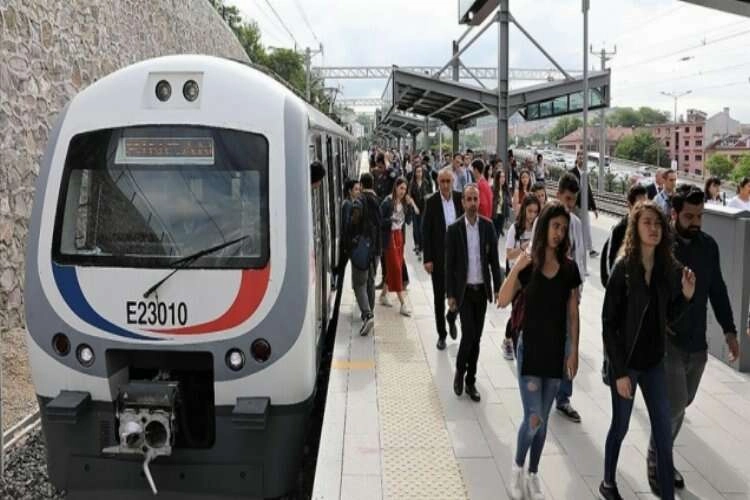 Marmaray, Başkentray ve İzban ile 1 milyar 663 milyonu aşkın yolcu seyahat etti haberinin görseli