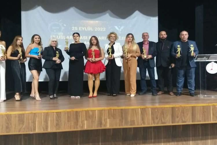 İDÜFED’ten muhteşem gece haberinin görseli