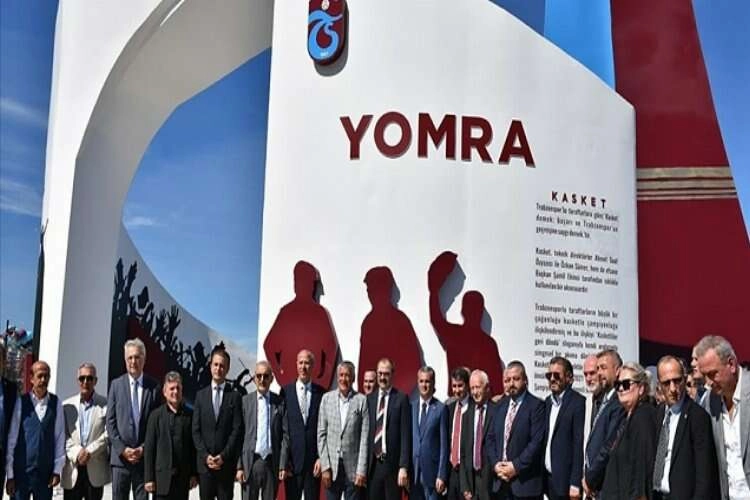 Trabzon'da yapımı tamamlanan Şampiyonluk Anıtı açıldı haberinin görseli