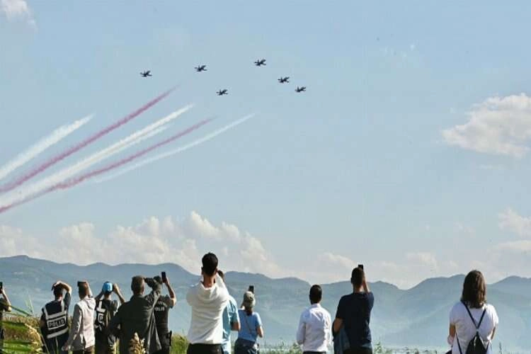 Türk Yıldızları, 4. Dünya Göçebe Oyunları'nda nefesleri kesti haberinin görseli