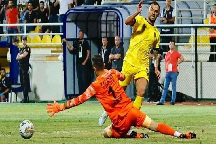 Bucaspor’da Tunç Murat Behram sakatlandı haberinin görseli