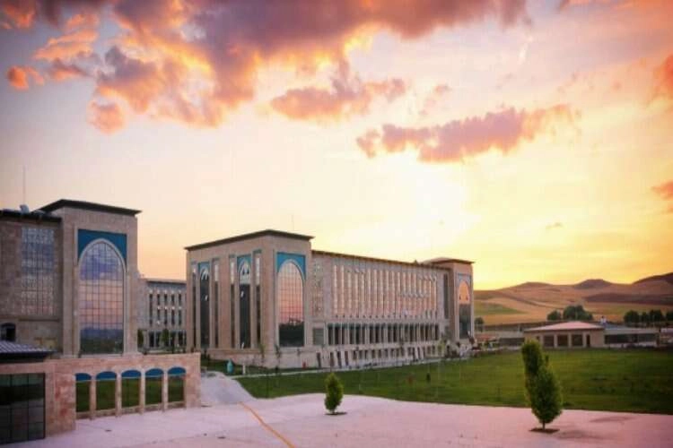 Ankara Yıldırım Beyazıt Üniversitesi 8 Öğretim Elemanı alacak haberinin görseli