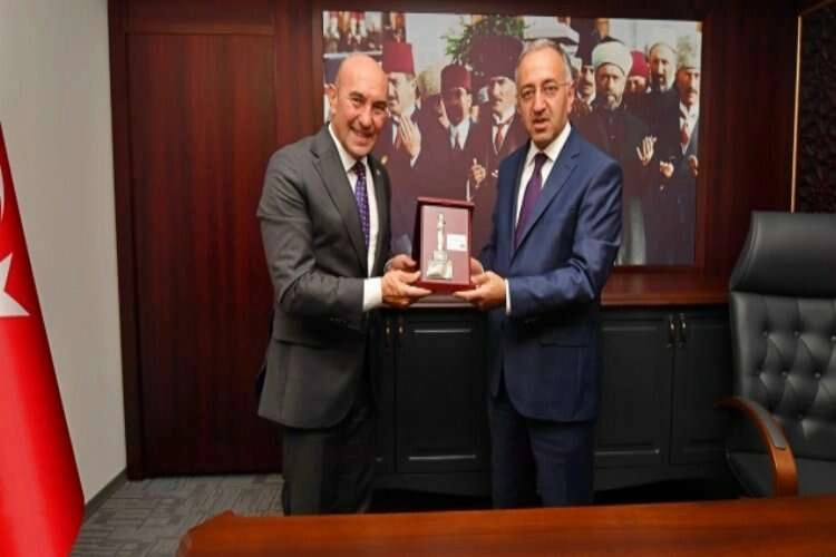 Başkan Soyer’den müftülüğe hayırlı olsun ziyareti haberinin görseli