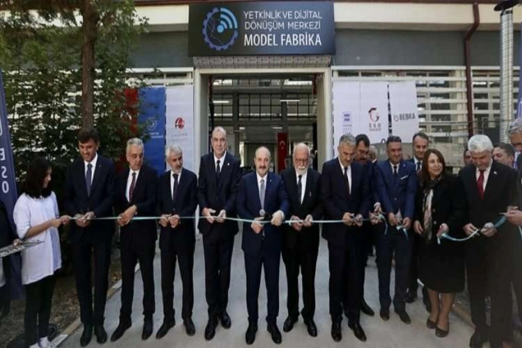 Bakan Varank: Mesleki eğitim merkezlerimizle insanlarımızın istihdam edilmelerini sağladığımız projelerimiz var haberinin görseli