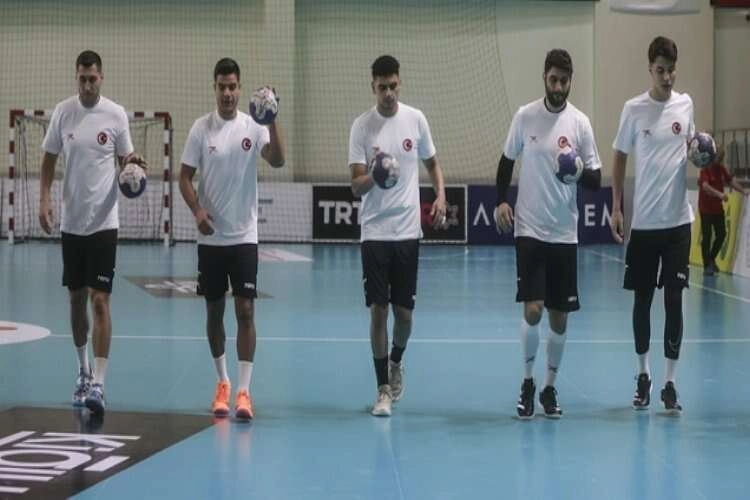 A Milli Erkek Hentbol Takımı 2024 Avrupa Şampiyonası'na katılmayı hedefliyor haberinin görseli