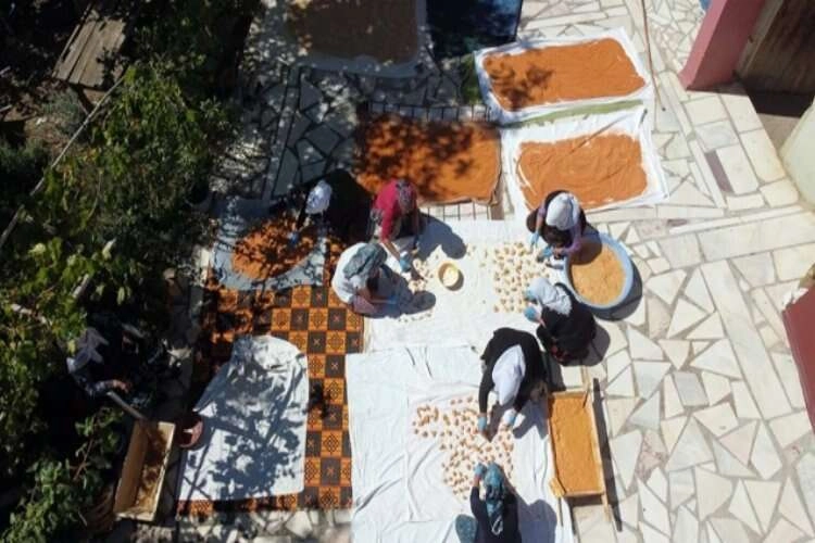 Uşaklı kadınlar tescilli tarhana için bir araya geldi haberinin görseli