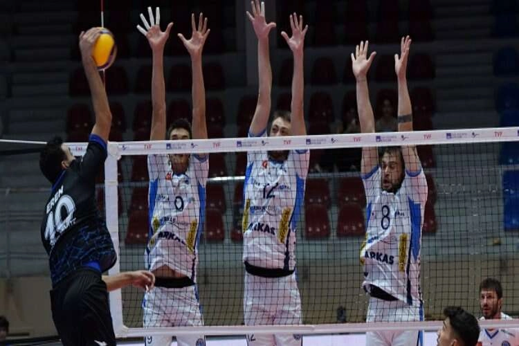 AXA Sigorta Efeler Ligi: Arkas Spor: 3 - Tokat Belediye Plevne: 0 haberinin görseli