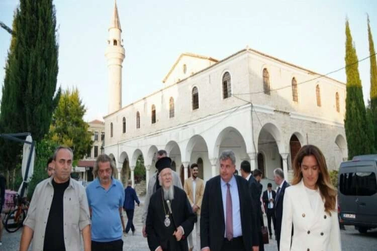 Çeşme’yi ziyaret eden Bartholomeos’tan Başkan Oran’a büyük övgü haberinin görseli