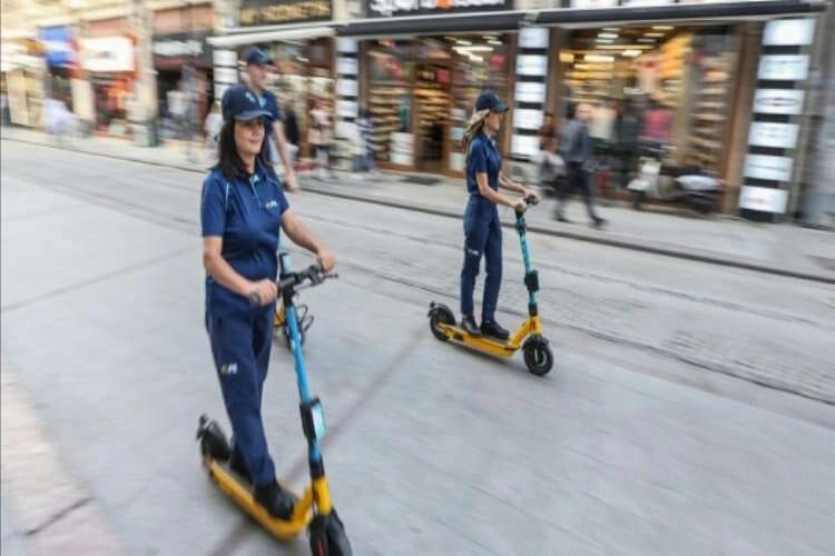 PTT’nin 2030 hedefi filosunun yüzde 80'ini elektrikli araca dönüştürmek haberinin görseli