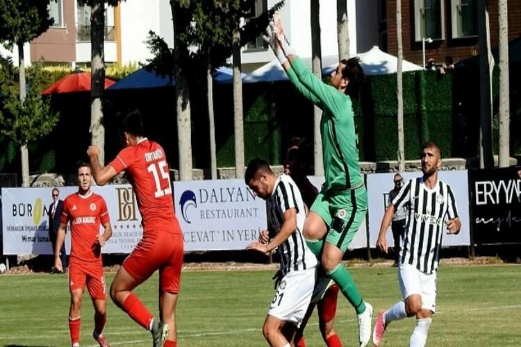 Çeşme Belediyespor, kendi sahasındaki ilk maçında 3 puan aldı haberinin görseli