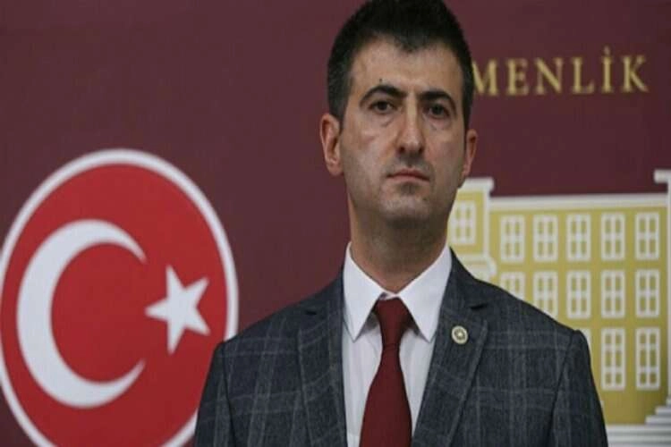 İzmir vekili Çelebi AK Parti’ye katıldı haberinin görseli