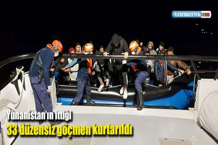 Yunanistan’ın ittiği 33 düzensiz göçmen kurtarıldı haberinin görseli