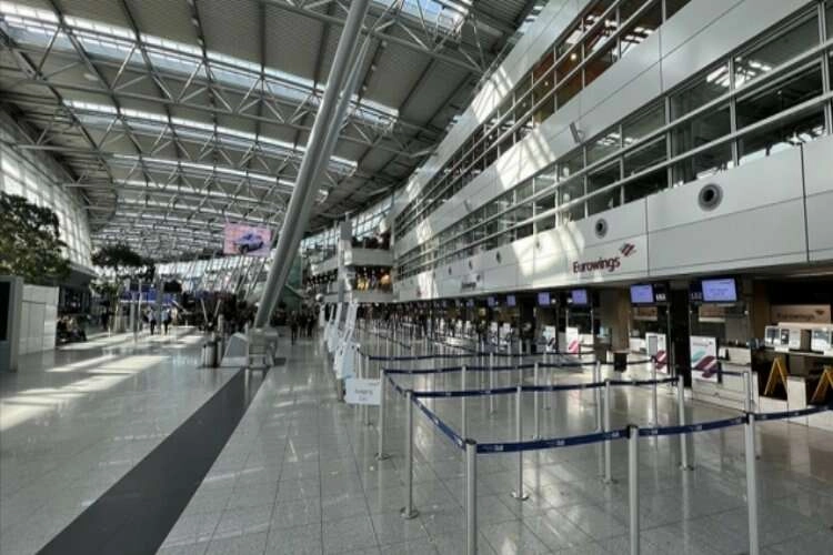 Eurowings, pilotların 3 günlük grevi nedeniyle yüzlerce uçuşu iptal etti haberinin görseli
