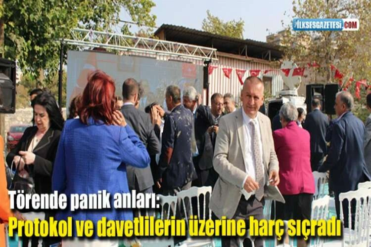 Törende panik anları: Protokol ve davetlilerin üzerine harç sıçradı haberinin görseli