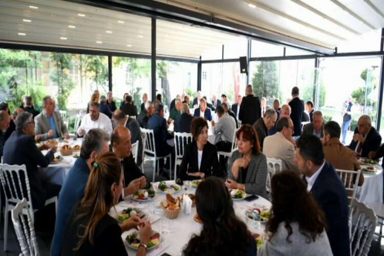 Bornova’da Muhtarlar Günü kutlaması yapıldı haberinin görseli