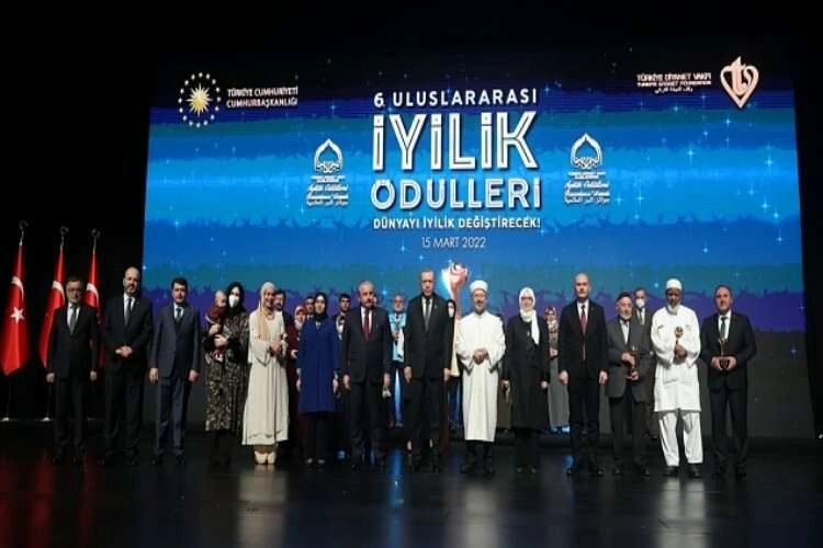 Türkiye Diyanet Vakfı iyilik öncülerini arıyor haberinin görseli