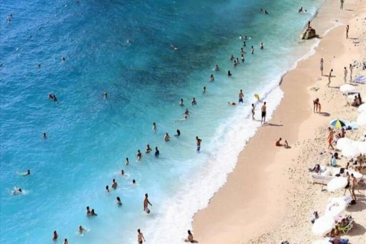 Yerli turistler yılın ikinci çeyreğinde seyahatlerinde 19,7 milyar lira harcadı haberinin görseli