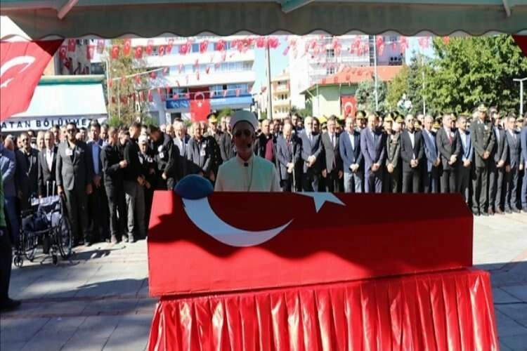 Piyade Uzman Çavuş Cemil Yavaş memleketi Isparta'da son yolculuğuna uğurlandı haberinin görseli