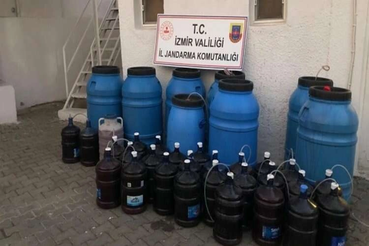 İzmir’de binlerce litre kaçak içki ele geçirildi haberinin görseli