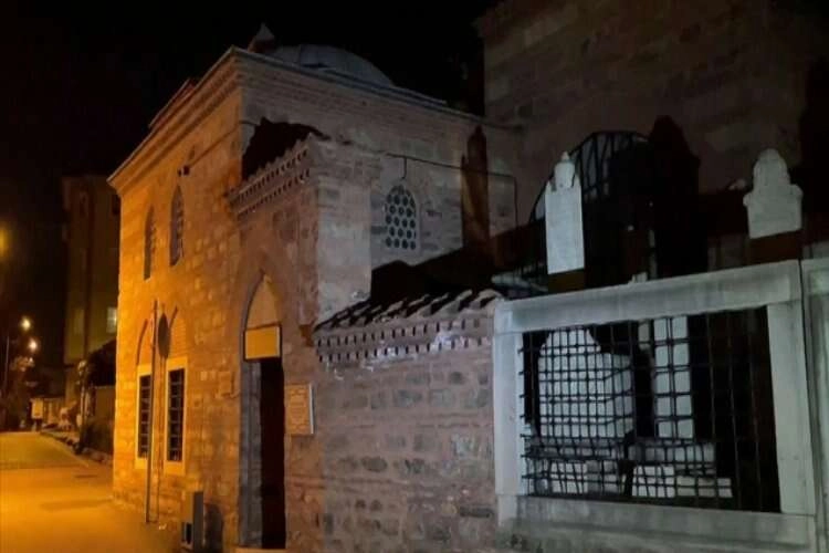Bursa'da tarihi medreseden hırsızlık yapmaya çalışan şüpheli yakalandı haberinin görseli
