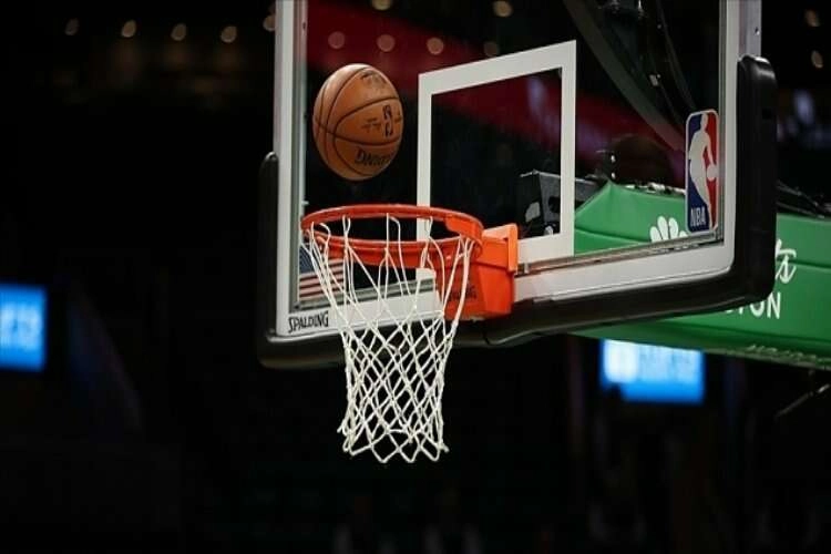 Milwaukee Bucks, doludizgin ilerliyor haberinin görseli