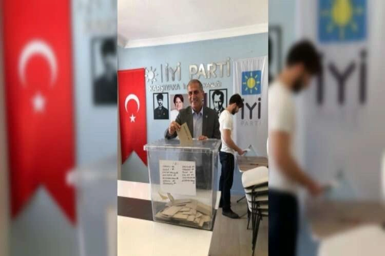 İYİ Parti İzmir’de sandık mesaisi haberinin görseli