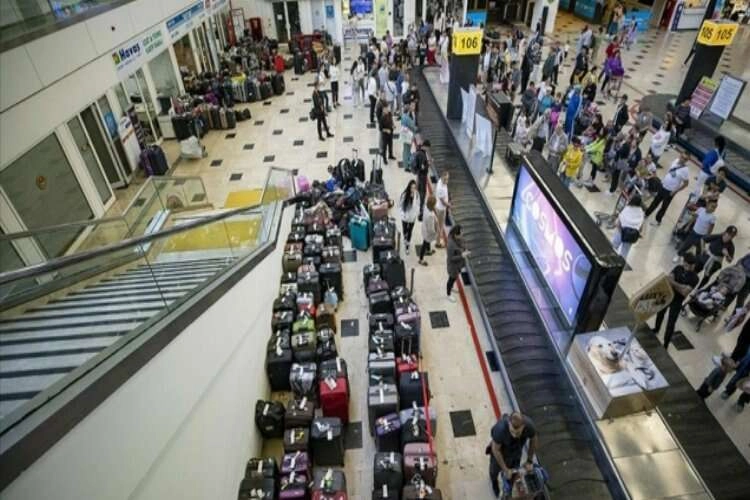 Antalya'ya hava yoluyla gelen turist sayısı 12 milyon 743 bin oldu haberinin görseli