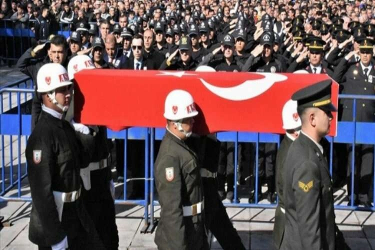 Şehit İstihkam Uzman Onbaşı Akçağlayan son yolculuğuna uğurlandı haberinin görseli