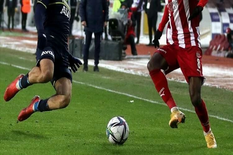 Fenerbahçe ile Sivasspor ligde 33. randevuda haberinin görseli