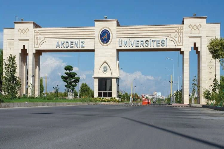 Akdeniz Üniversitesi 14 Öğretim Üyesi alıyor haberinin görseli