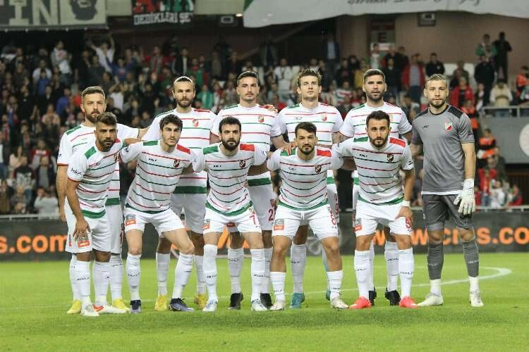 Karşıyaka’da hedef galibiyet serisi haberinin görseli