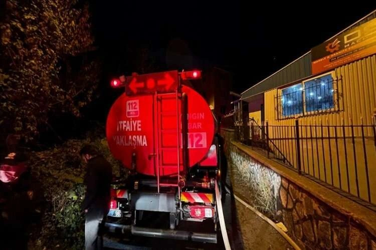 Bursa'da bir evde çıkan yangında 8'i çocuk 9 kişi yaşamını yitirdi haberinin görseli