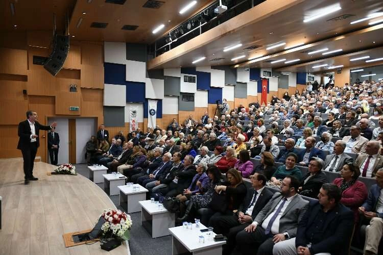 Karabağlar Belediyesinden “Atatürk’ü Anlamak” söyleşisi haberinin görseli