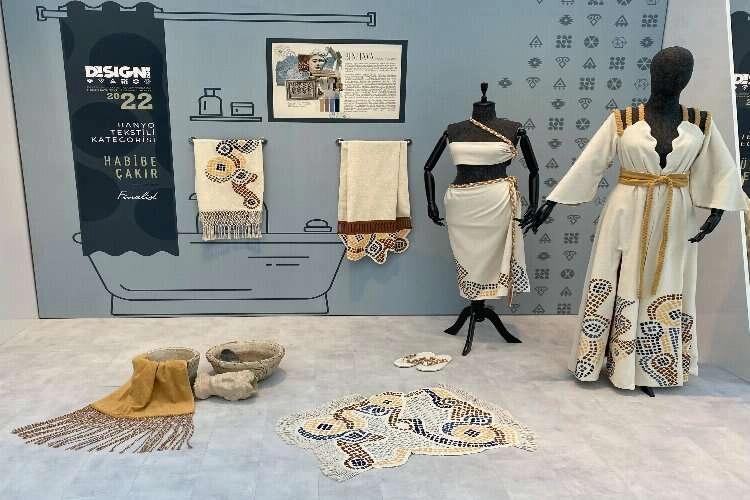 İEÜ’lü tasarımcılara Denizli’den iki ödül haberinin görseli